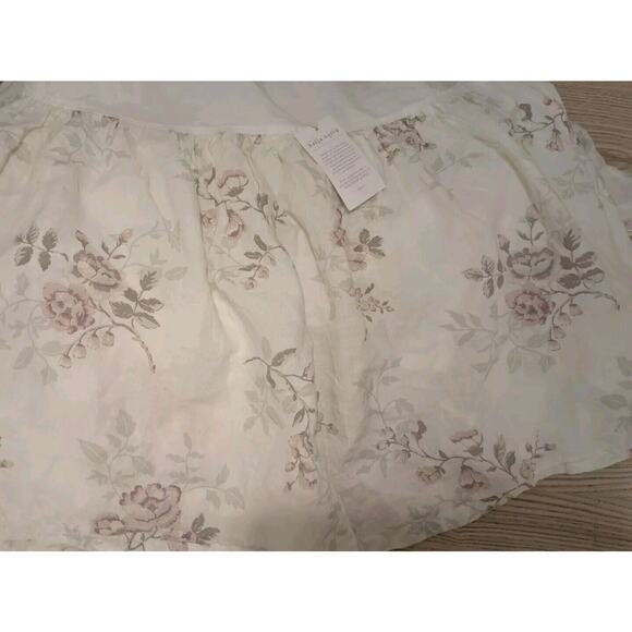 Bella Notte Emma Crib Dust Ruffle Rose Floral Print Linen NWT Winter White - Picture 7 of 8